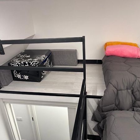 Готель Lux House Naples Airport Екстер'єр фото