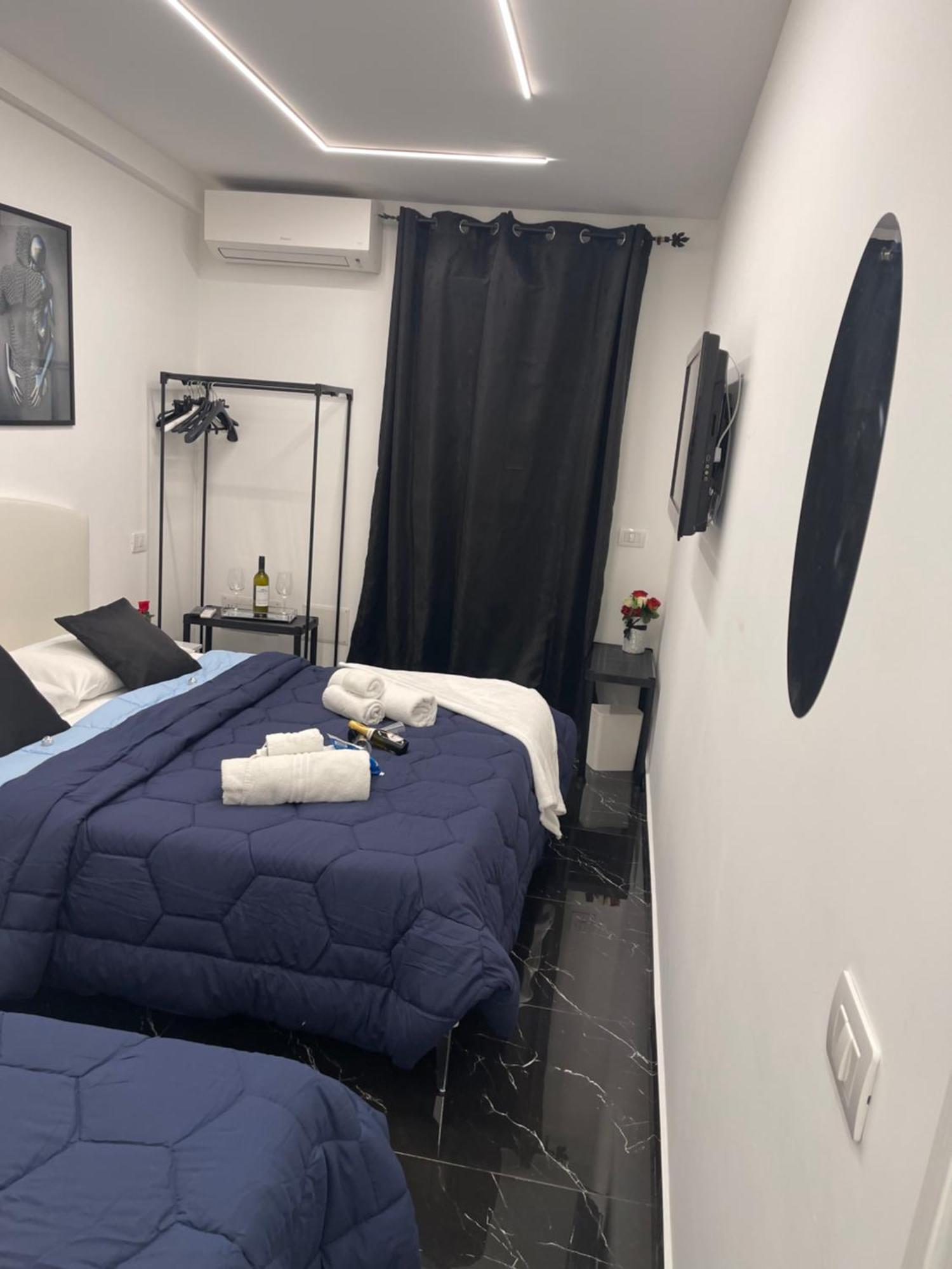 Готель Lux House Naples Airport Екстер'єр фото