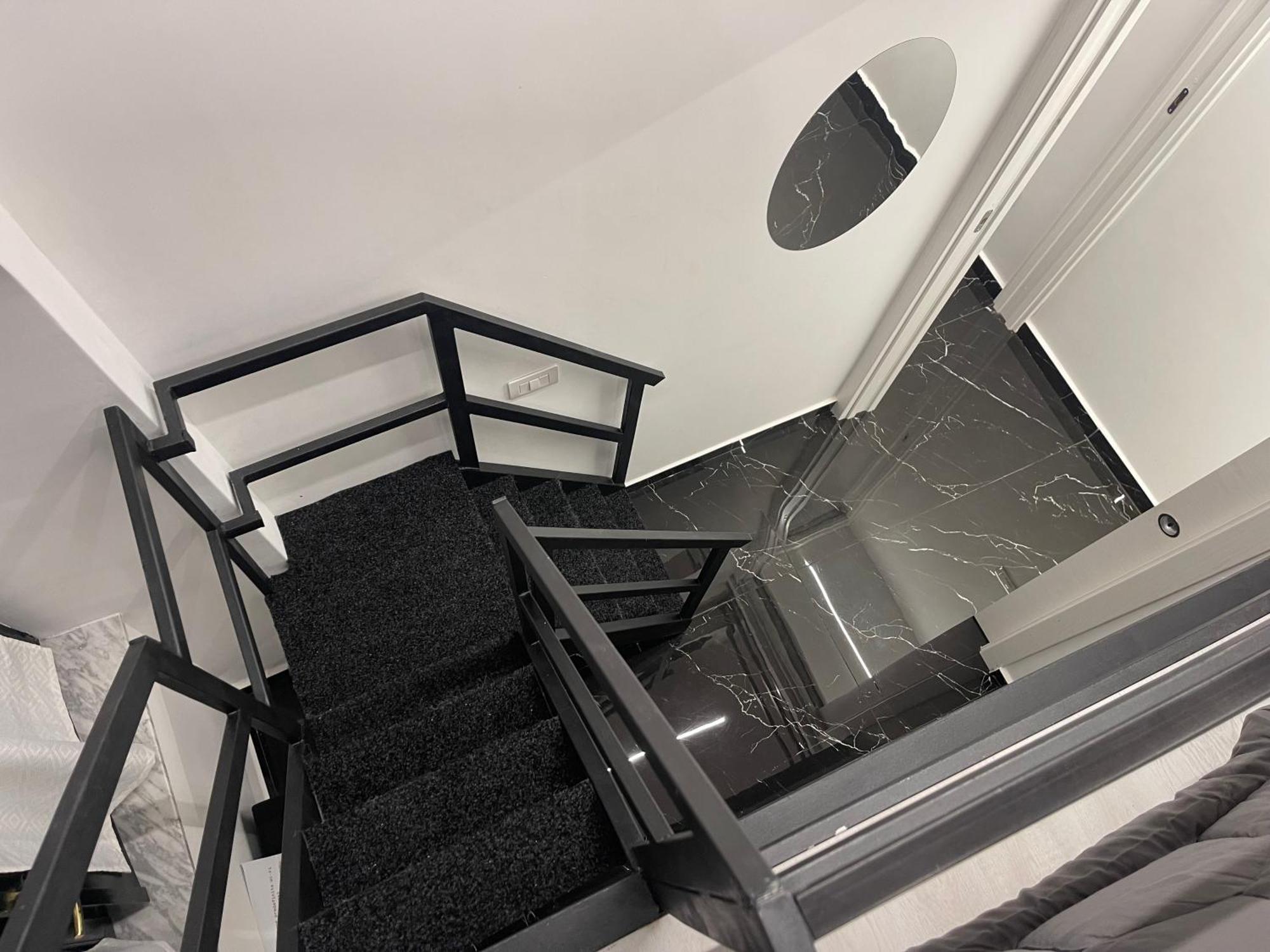 Готель Lux House Naples Airport Екстер'єр фото