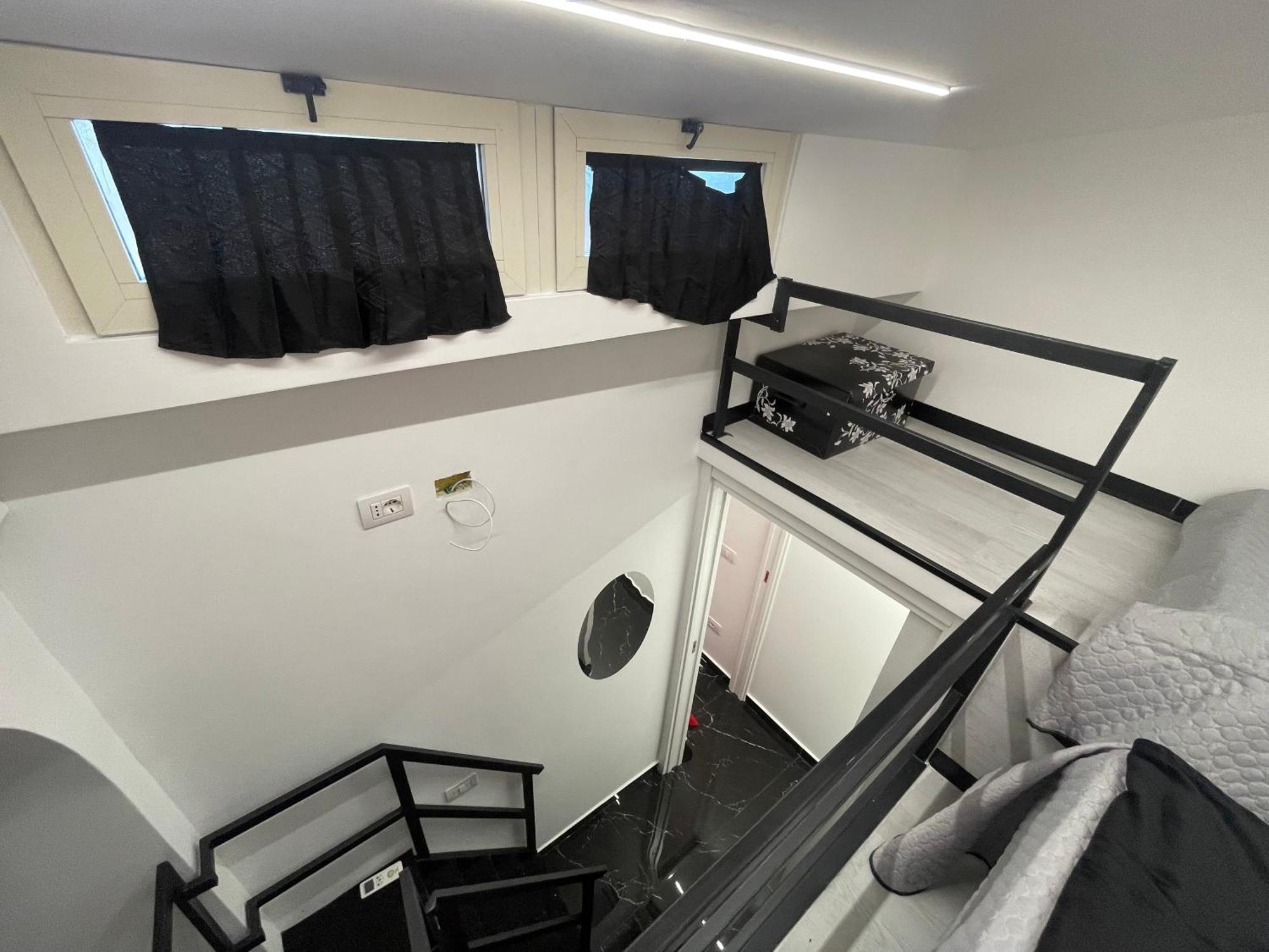 Готель Lux House Naples Airport Екстер'єр фото