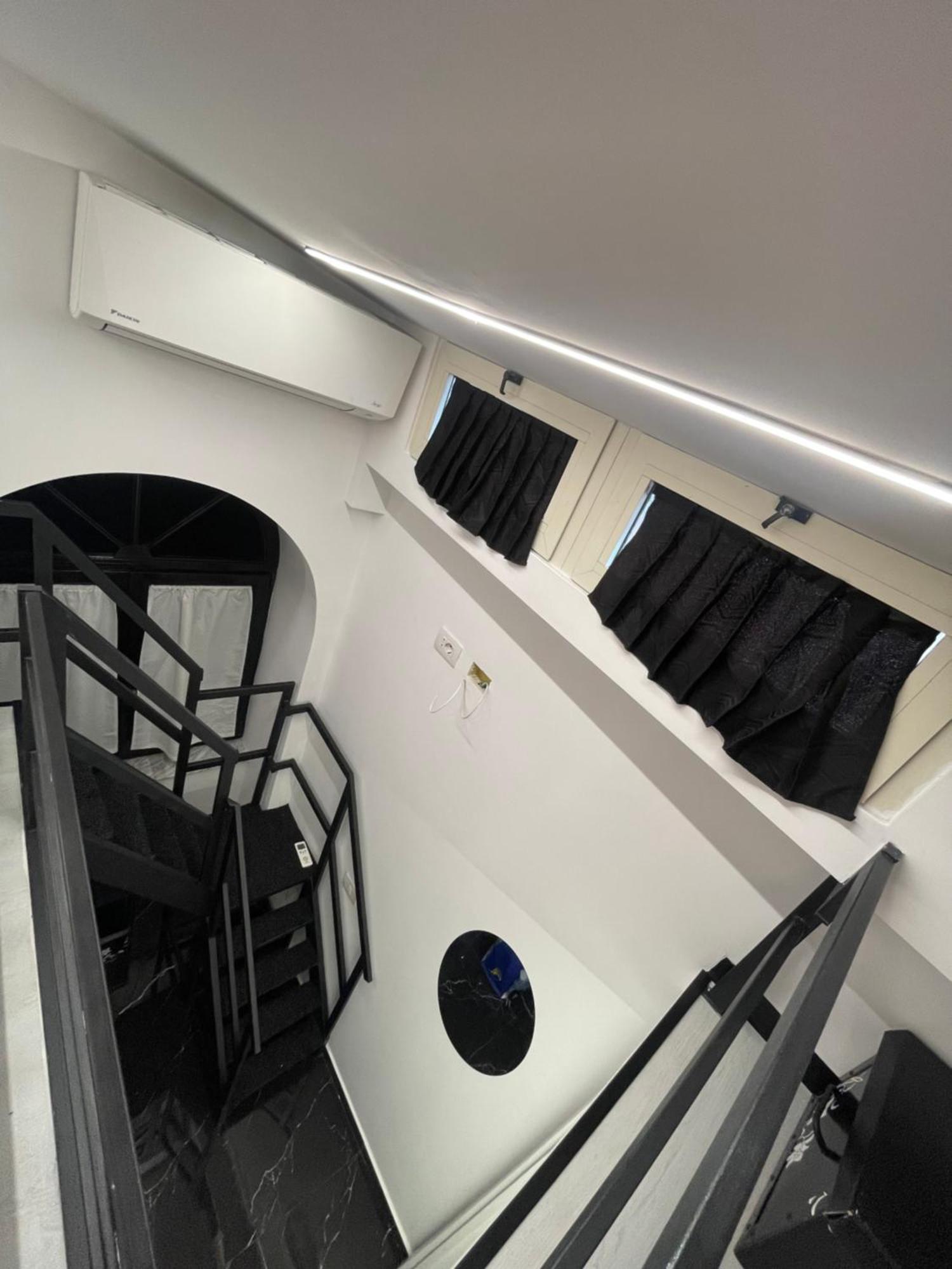 Готель Lux House Naples Airport Екстер'єр фото