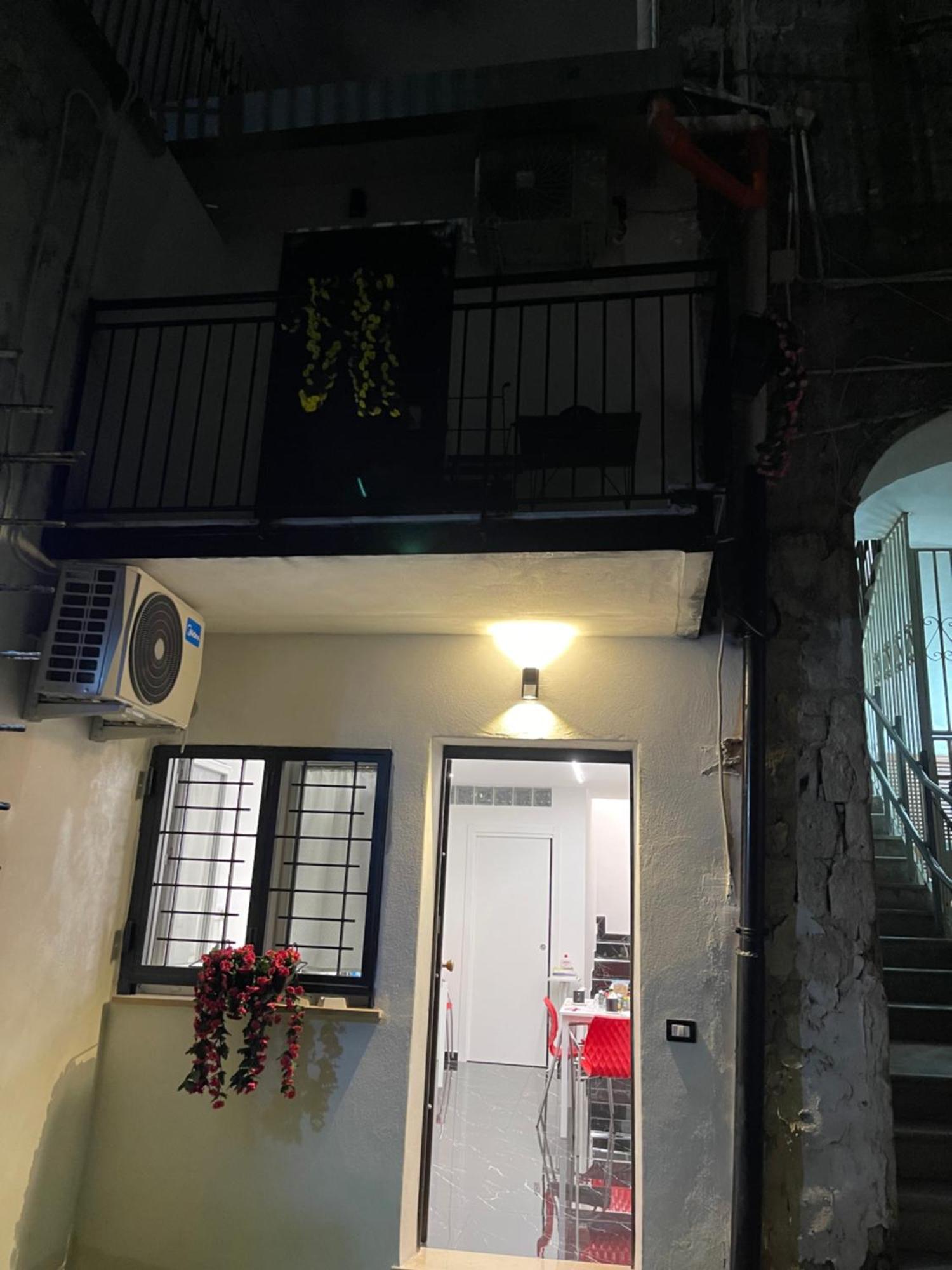 Готель Lux House Naples Airport Екстер'єр фото